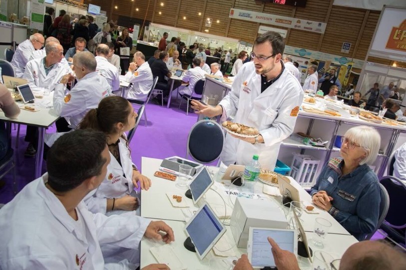 Le concours rassemblait un jury de professionnels et d'amateurs (photo : Parrat Artisan)