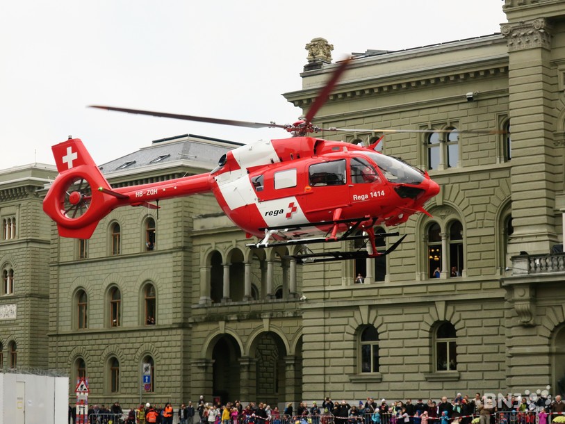 Airbus H-145 devant le Palais Fédéral à Berne