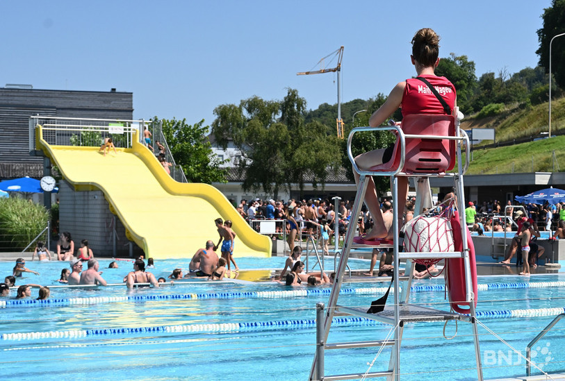L'accès à la piscine de Porrentruy a été limité du 4 juillet au 31 août, et pourrait être prolongé jusqu'à la fin de la saison. (Photo : Georges Henz)