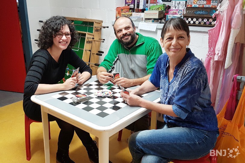 Les organisateurs sont aussi des mordus du jeu. De gauche à droite : Mylène Chatelain (responsable du projet « La Nuit du jeu »), Sébastien Bandelier (responsable de la communication au SAS) et Pascale Hoffmeyer (responsable de la ludothèque de Delémont).