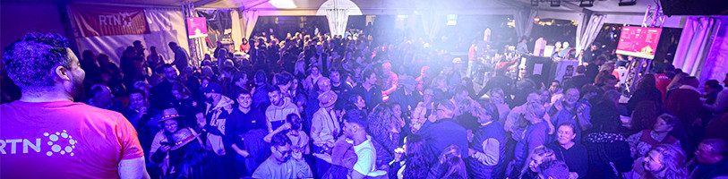 la tente RTN pleine lors des battles le vendredi soir