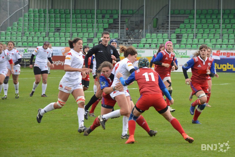 Le rugby n'est pas moins disputé quand il est pratiqué par des dames.