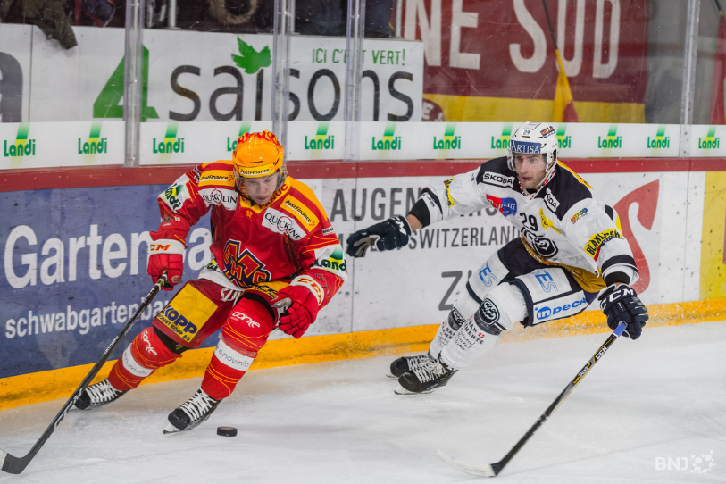 Toni Rajala (ici face à Ambri) n'a pas fini de semer la zizanie dans les défenses de National League avec le maillot du HC Bienne.