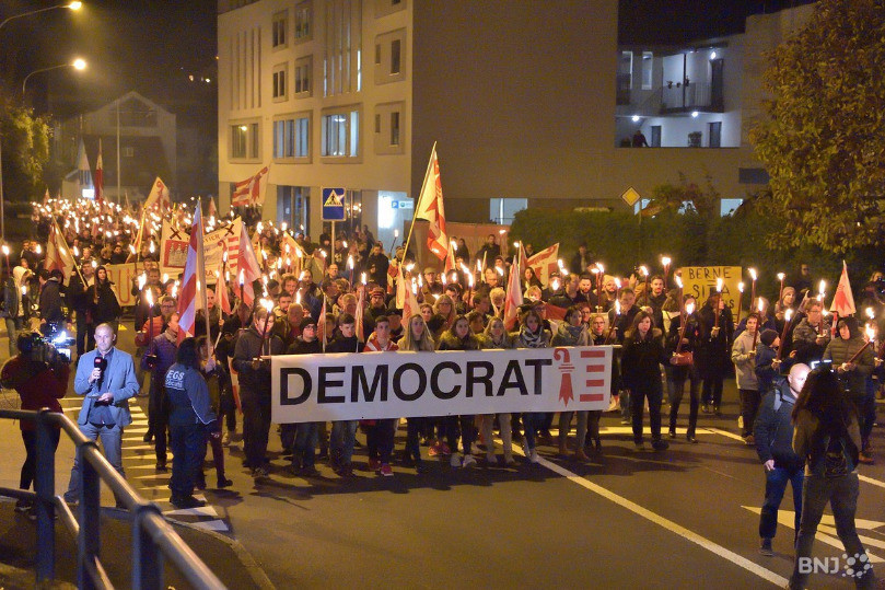 Plus de 5'000 personnes s'étaient réunies à Moutier le 9 novembre dernier pour protester contre l'annulation du vote communaliste du 18 juin 2017 par la préfecture du Jura bernois.