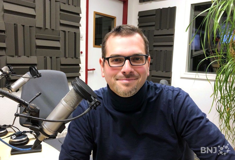 Mathieu Neuenschwander, dans les studios RTN.