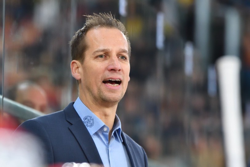 Antti Törmänen n'a pas dû apprécier la prestation de son équipe lundi à Davos (photo : archives).
