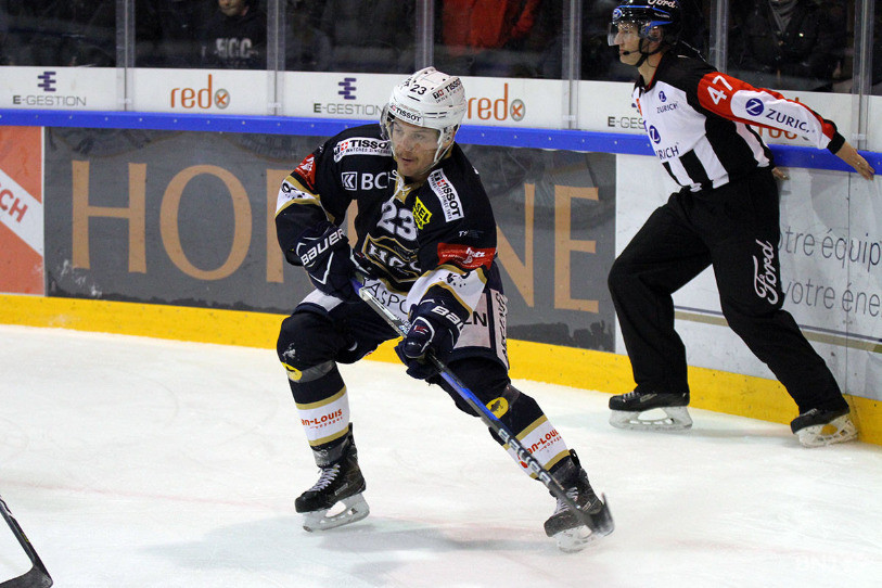 Daniel Carbis et le HCC ont su faire la différence en jeu de puissance pour l'emporter face à Zoug Academy.