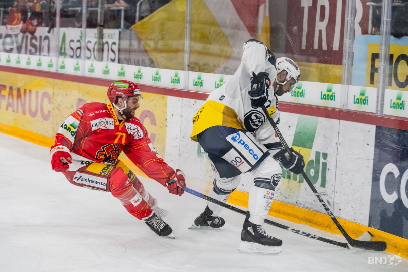 Julian Schmutz (numéro 71, ici face à Ambri) vit ses derniers mois dans le vestiaire du HC Bienne.
