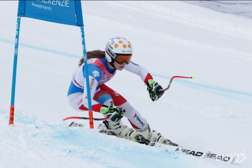 Championne de Suisse M16 de slalom géant, Amélie Klopfenstein figure parmi les membres du Giron qui ont rejoint le Centre national de Brigue.