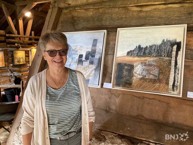 Malou Dumont dans sa grange, transformée en lieu d'exposition jusqu'au 24 septembre.