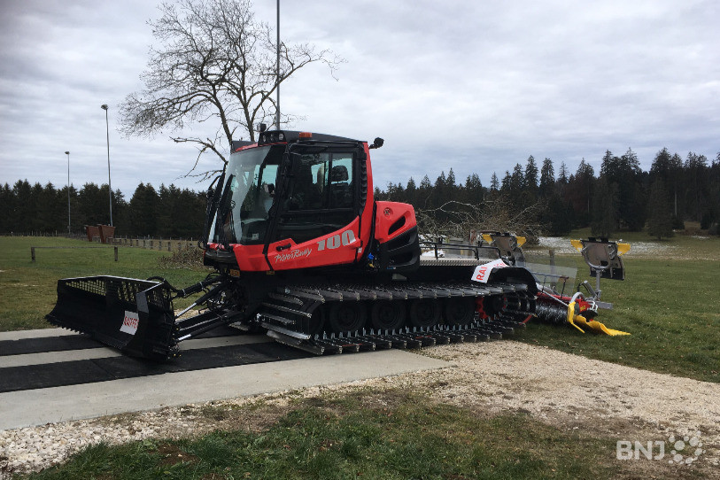 La nouvelle machine servira au damage des pistes de ski de fond et à la piste du téléski des Genevez.
