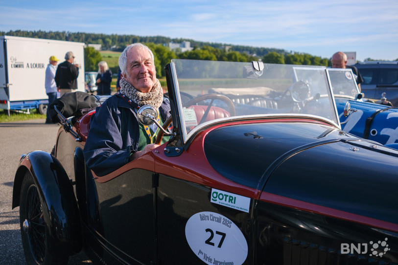 Michel Bugatti au volant de sa Bugatti type 40.