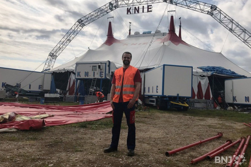 Franco Knie Junior à l'heure de l'un des nombreux montages du chapiteau. (Photo d'archives).