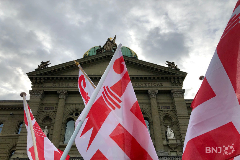 Le plus jeune canton de Suisse est bien représenté ce mercredi sur la Place fédérale.