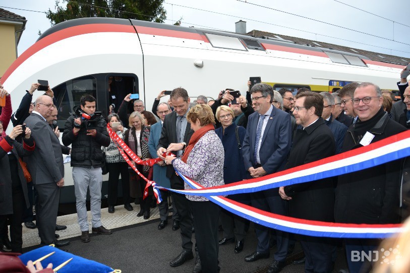 David Eray, Président du Gouvernement jurassien, et Marie-Guite Dufay, Présidente de la région Bourgogne - Franche-Comté, unissent le destin ferroviaire de la Suisse et de la France.