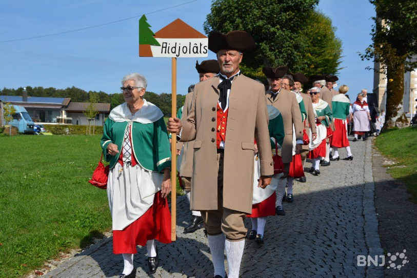 Cortège lors de la 14e Fête cantonale jurassienne de patois en septembre 2018 aux Genevez (photo : archives).