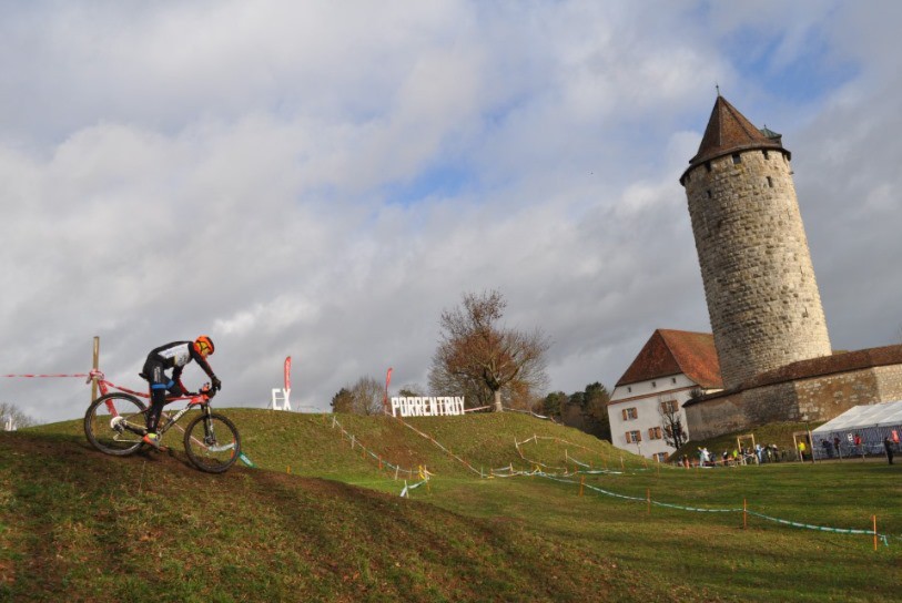 Les Cyclocross des Princes-Evêques a mis les petits plats dans les grands samedi. (Photo: Alison Molleyres)