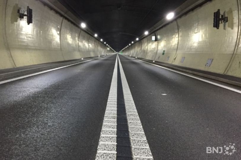 Un appel à témoins a été lancé par la police cantonale jurassienne pour préciser les faits de l'accident qui a eu lieu dans le tunnel du Mont-Terri mardi.