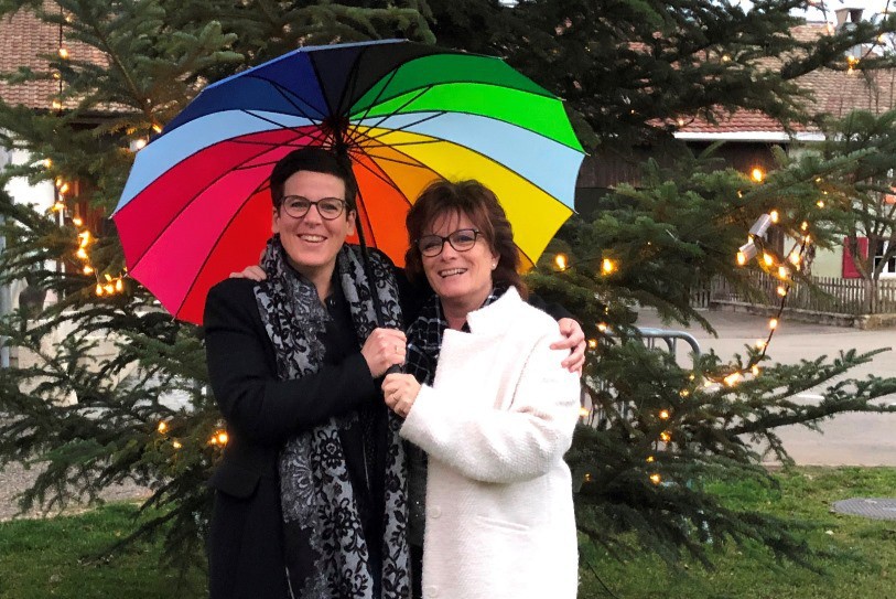 Valérie Soltermann (à gauche) va remplacer Nicole Eggenschwiler (à droite) au Conseil communal.