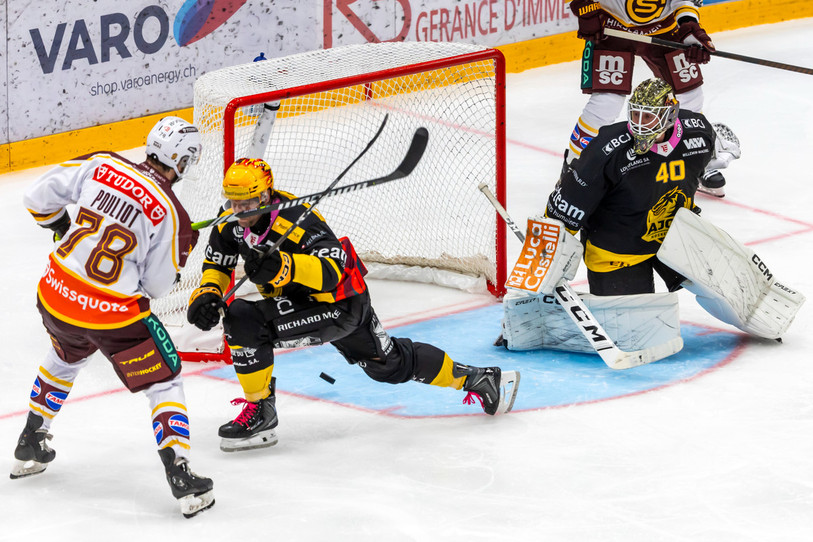 En marquant deux buts, Marc-Antoine Pouliot a été le bourreau du HC Ajoie. (Photo : Keystone/Salvatore Di Nolfi)