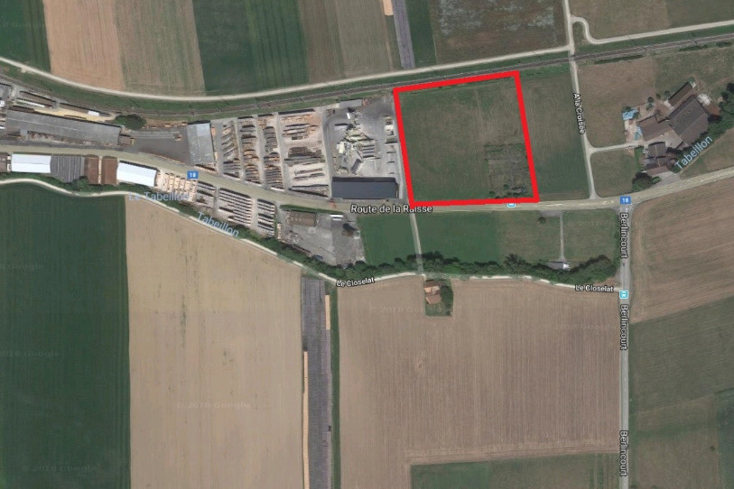 Geo-Energie Suisse prévoit d'implanter sa centrale géothermique sur ce terrain en rouge à Glovelier (image Google Maps).