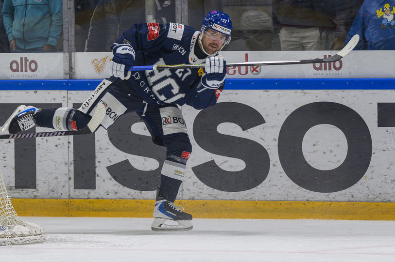 Anthony Huguenin continuera de patiner sous les couleurs du HC La Chaux-de-Fonds ces deux prochaines saisons. (Photo : Bertrand Pfaff)