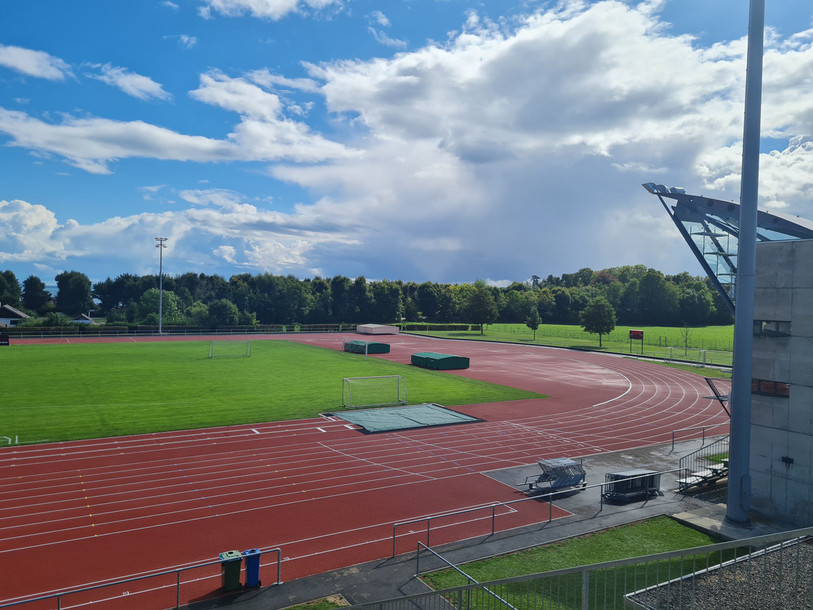 La population est invitée à découvrir les nouveaux équipements du stade du Littoral (Photo : Syndicat intercommunal de l'anneau d'athlétisme)