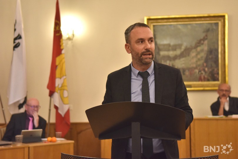 C'est le PLR Johan Perrin qui mènera les débats du Conseil de ville de Porrentruy durant l'année 2019. Il succède au PCSI Yann Voillat.