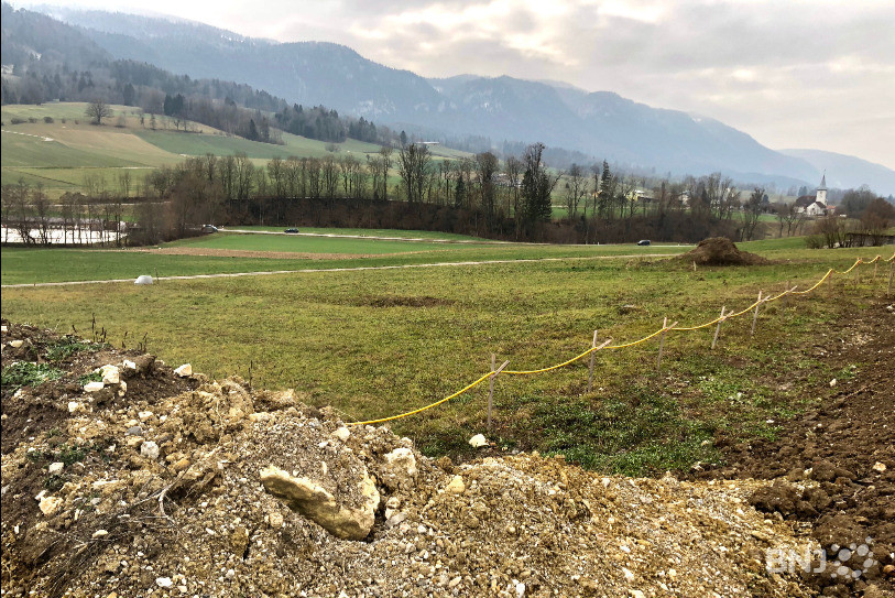 Cette parcelle sera équipée prochainement par la commune de Crémines en vue de la construction de cinq villas et d'un immeuble locatif.