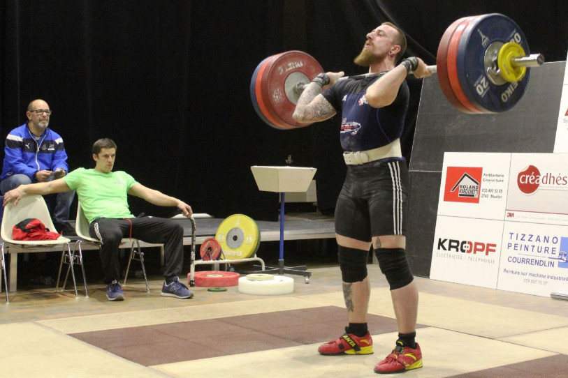Yannick Tschan a soulevé un total de 298 kg samedi à Moutier.