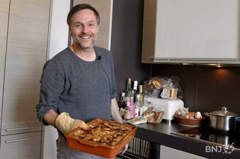 Michel Angi est parfaitement à l’aise en cuisine. Sa passion mijote depuis son plus jeune âge.