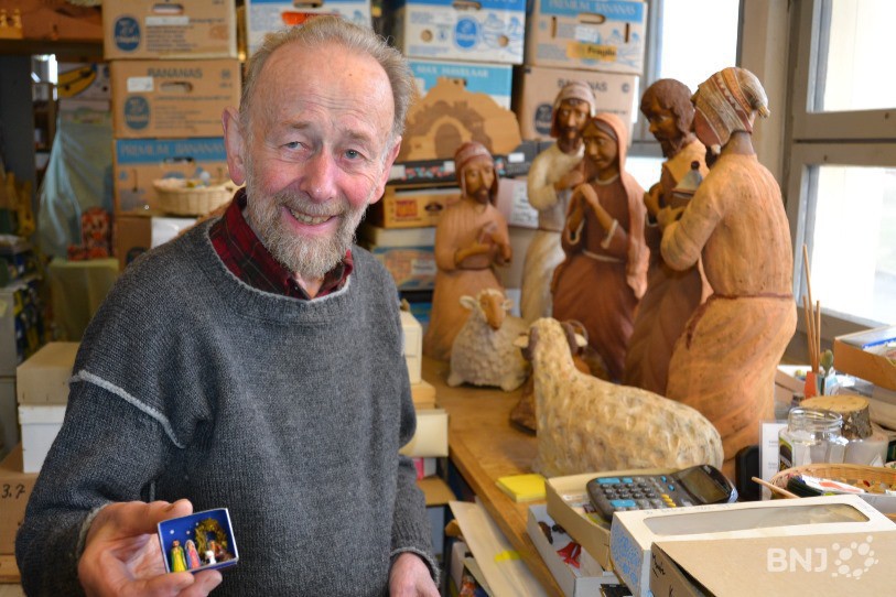 Willy Roth possède des crèches minuscules et des figurines beaucoup plus imposantes.