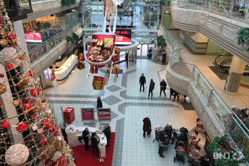Les centres commerciaux neuchâtelois ont profité du dernier dimanche avant Noël pour accueillir leurs clients.