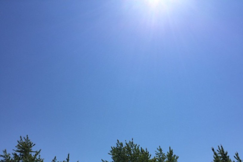 Le soleil réchauffe l'atmosphère une fois le brouillard dissipé (photo : illustration).