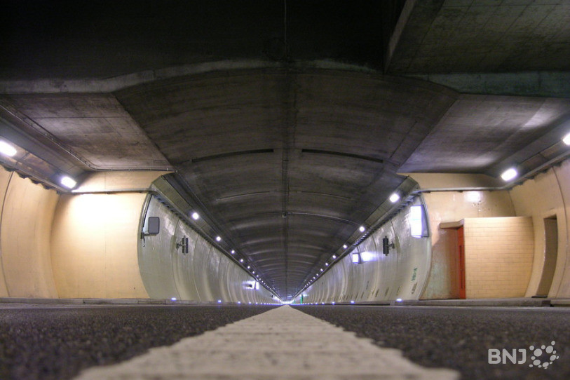 Le tunnel du Mont-Russelin ne permet pas une circulation dans les deux sens en cas de fermeture.