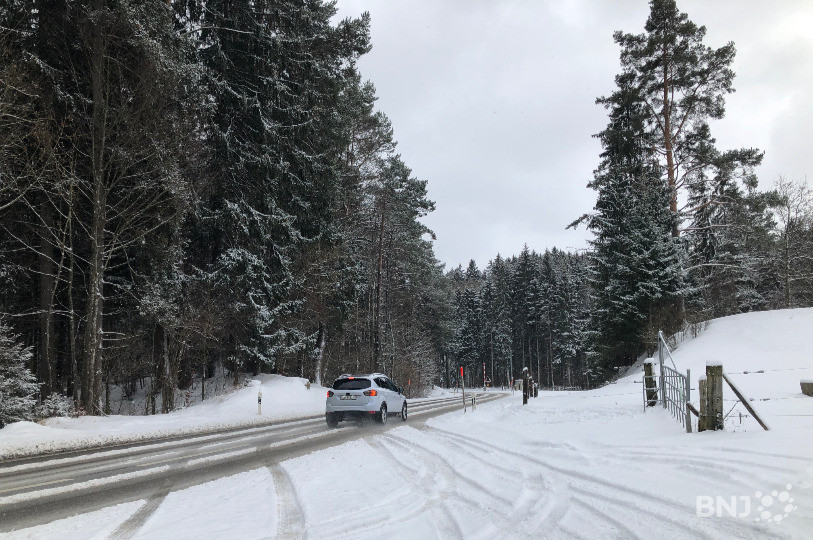 La neige a causé plus d'une cinquantaine d'accidents dans le canton de Berne lundi. (Photo d'illustration - archives)