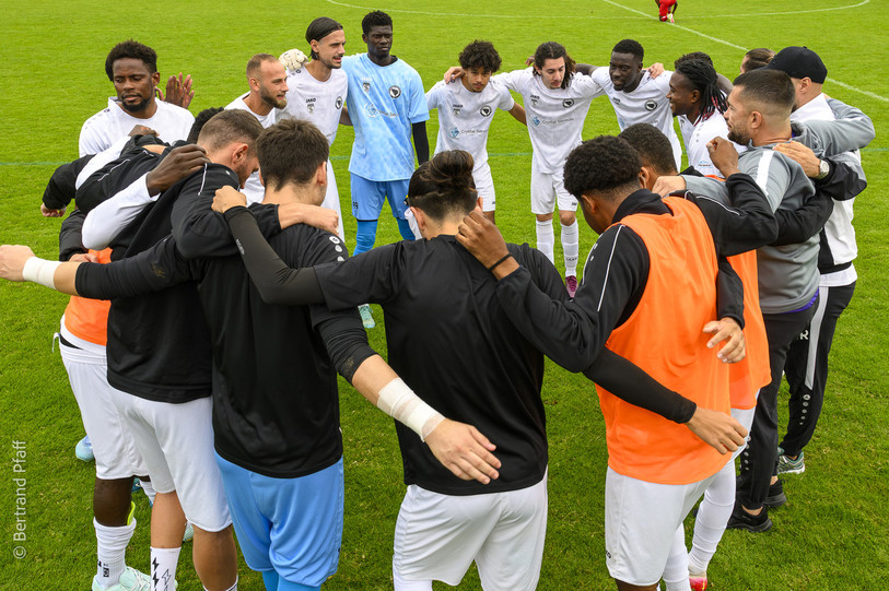 Le FC Bosna Neuchâtel n'a pas réussi à imposer sa loi samedi face à Saint-Blaise. (Photo d'archives : Bertrand Pfaff)
