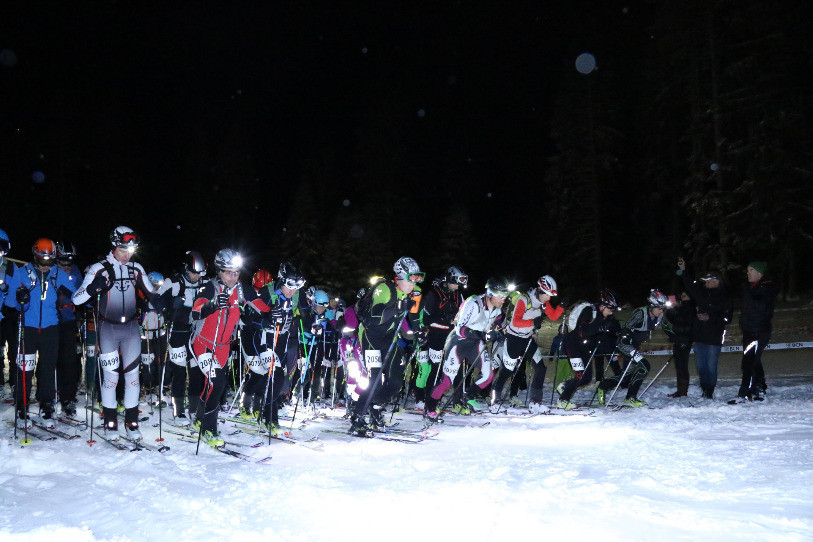 Les amateurs de ski de randonnée ont rendez-vous vendredi soir sur les hauteurs du Val-de-Ruz. (photo : ldd) 