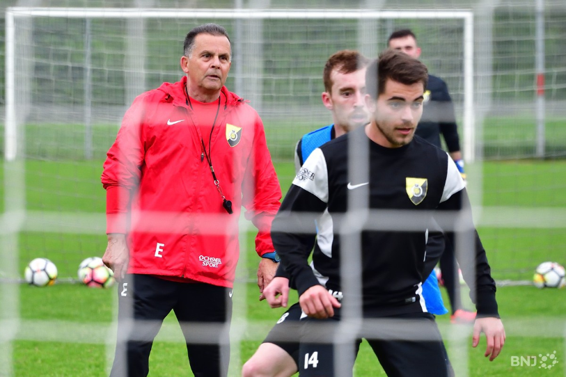 Les SR Delémont de Philippe Rossinelli (en rouge) ne vont pas forcément pouvoir toucher très régulièrement le ballon durant la préparation hivernale