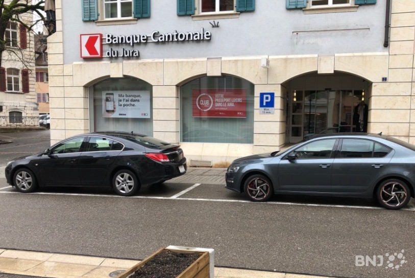 Les places de stationnement de la rue du 23-Juin font débat à Delémont.