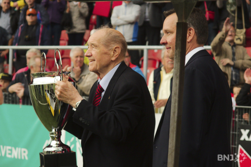 Gilbert Facchinetti à l'heure de célébrer le titre de Promotion League de son club de coeur en 2015 à La Maladière.