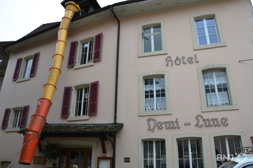 L'hôtel-restaurant la Demi-lune à St-Ursanne est en chantier.
