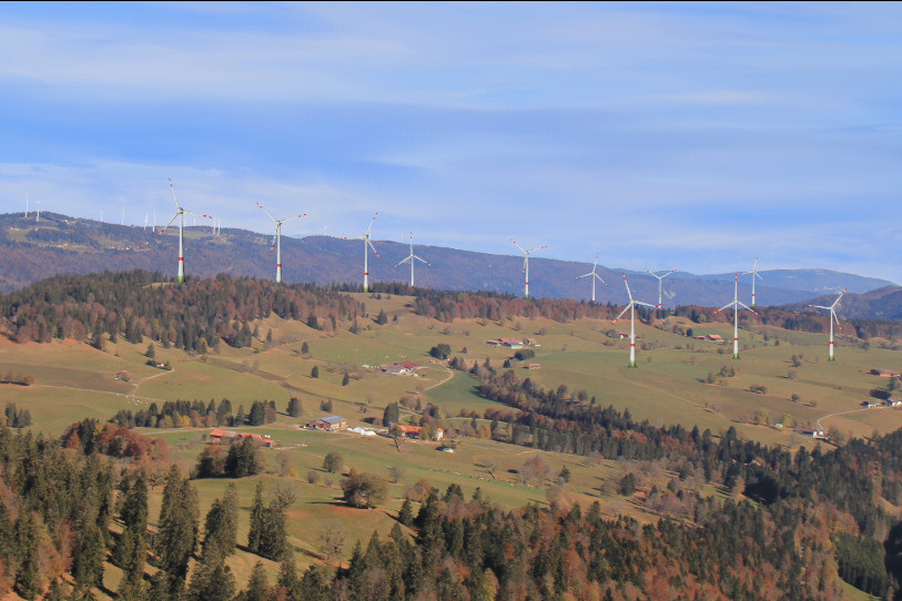 Une projection de ce à quoi pourrait ressembler le projet éolien des Quatre Bornes selon l'association « Sauvez l’Echelette ».