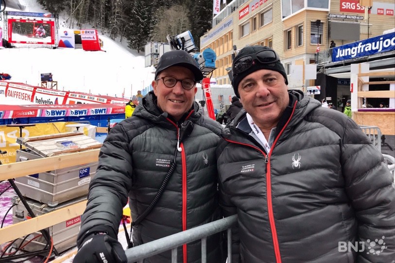 A gauche, Urs Näpflin, président comité organisation, aux côtés de Robert Lehmann, chef de course.