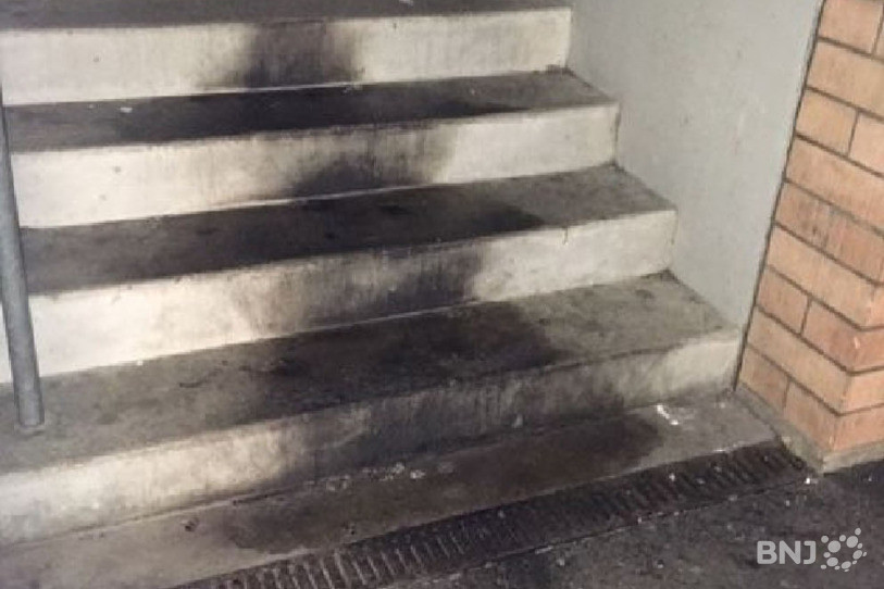 Le feu a juste laissé quelques marques sur les escaliers du C2T.