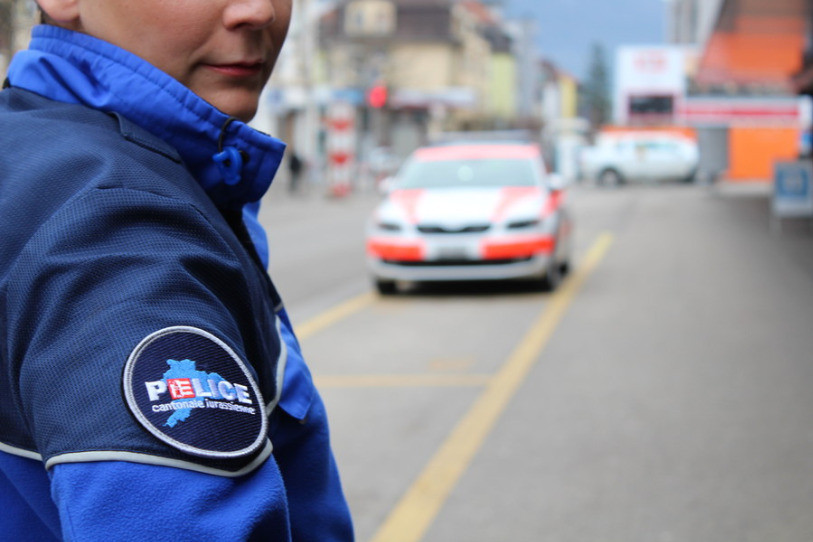 Gardes-frontières et policiers ont été mobilisés à l'ancienne douane de Boncourt. Les objets suspects trouvés sur place n'étaient finalement pas dangereux (image d'illustration).