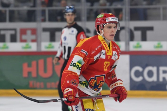 Le défenseur de 20 ans, Dominik Egli, patinera avec Kloten en Swiss League (photo : archives).