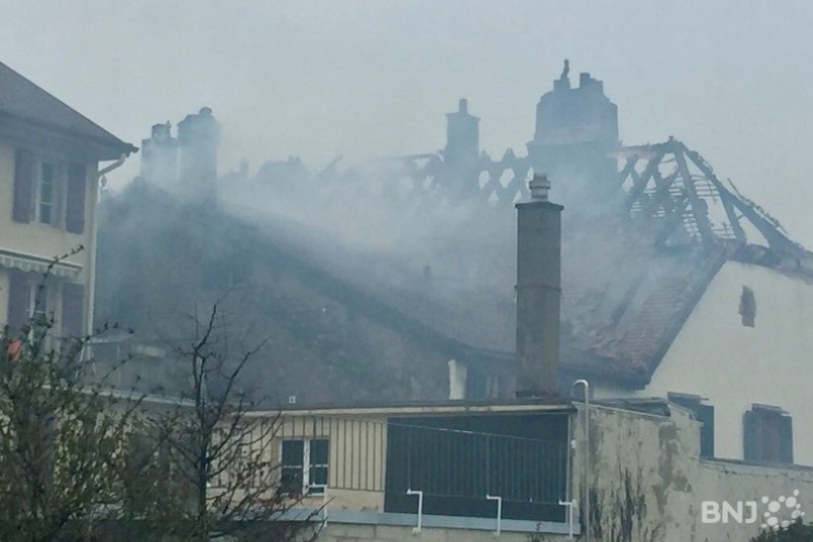 En mars 2017, deux bâtiments partaient en fumée dans le centre historique d'Auvernier.