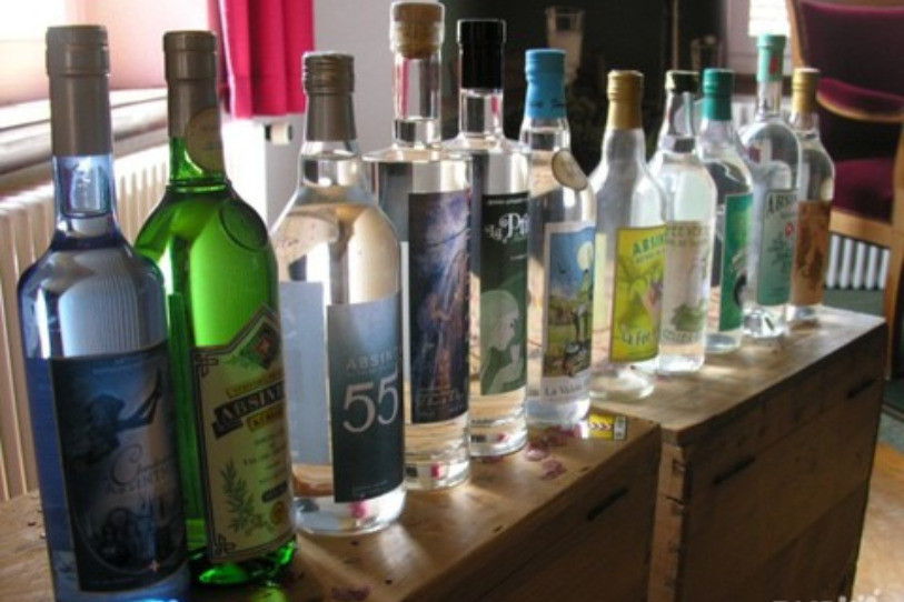 Toujours opposés à l’IGP « Absinthe du Val-de-Travers », des distillateurs regroupés au sein de l'AAA font recours. (Photo: illustration)