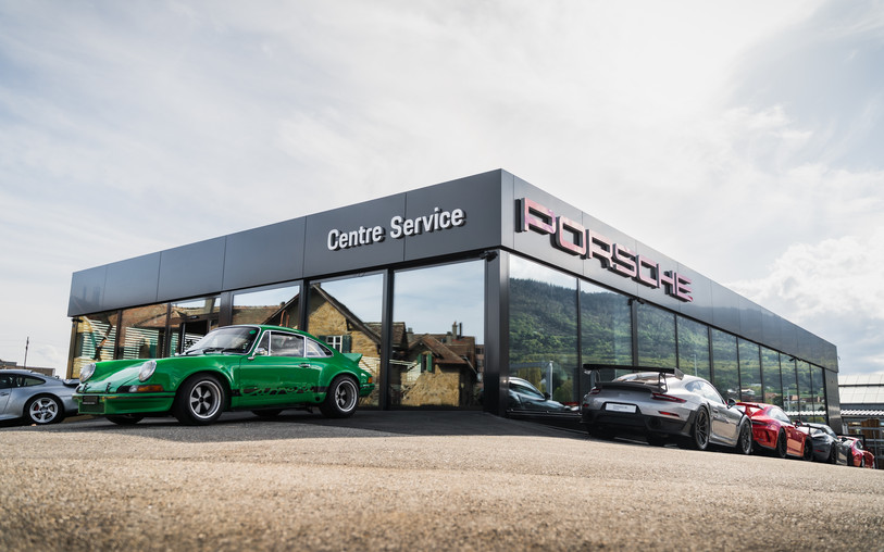 Photo du garage Porsche à Marin